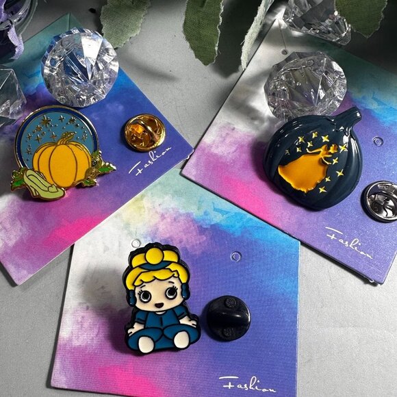 Cinderella Glass Slipper Lapel Pin Pumpkin Princess Brooch Pin Badge Jewelry - Picture 2 of 7